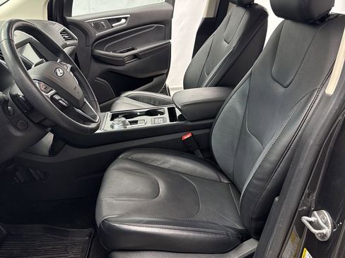 Certified 2019 Ford Edge Titanium w/ Equipment Group 301A image 8
