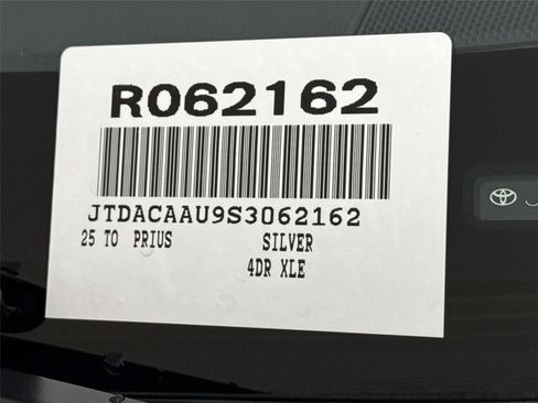 Certified 2025 Toyota Prius XLE FWD image 43