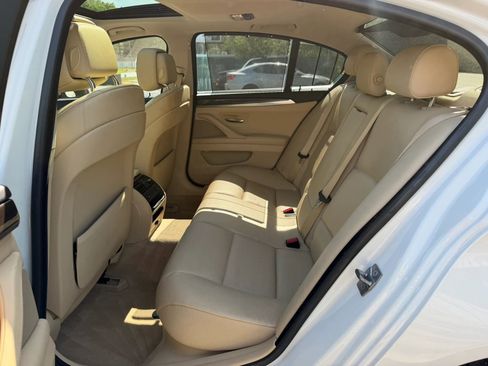 Used 2011 BMW 550i xDrive Sedan AWD/4WD image 24