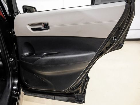 Used 2023 Toyota Corolla Cross L FWD image 39