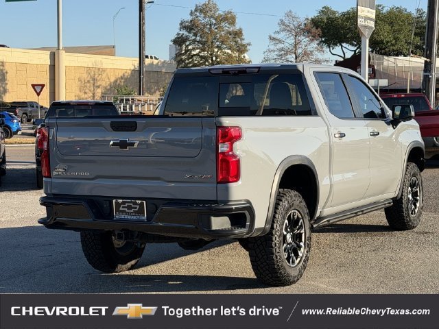 Used 2025 Chevrolet Silverado 1500 ZR2 w/ Technology Package AWD/4WD image 4