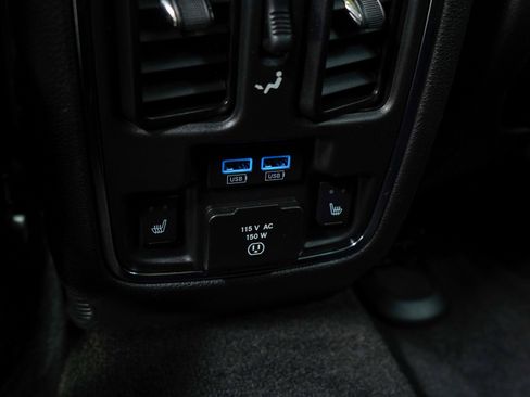 Used 2015 Jeep Grand Cherokee Limited w/ Luxury Group II AWD/4WD image 16