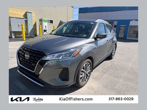 Used 2022 Nissan Kicks SV FWD image 1