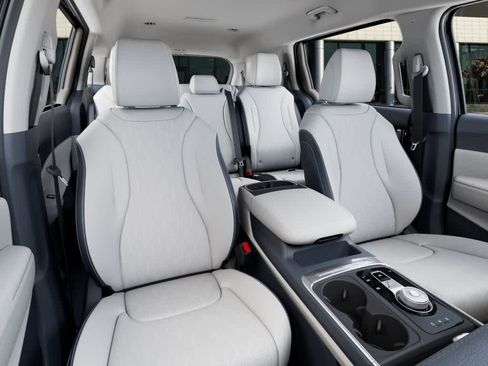 New 2026 Kia Carnival EX FWD image 15