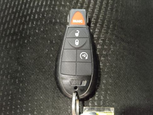 Used 2020 Dodge Grand Caravan SE image 32