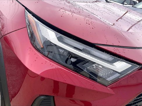 Used 2025 Toyota RAV4 LE image 32
