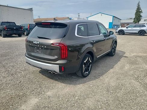 Used 2024 Kia Telluride S image 5