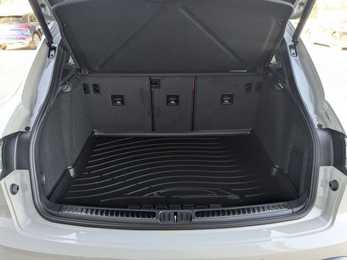New 2026 Porsche Macan AWD/4WD image 23