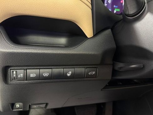 Used 2023 Toyota RAV4 XLE Premium AWD/4WD image 24