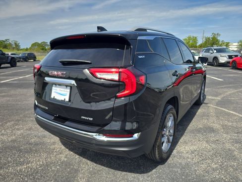 Used 2024 GMC Terrain SLT AWD/4WD image 4