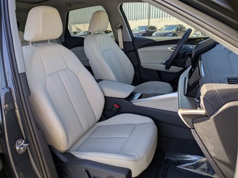 New 2025 Audi Q5 Premium image 10