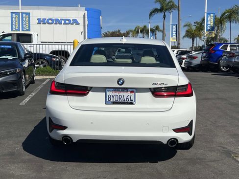 Used 2022 BMW 330e w/ Convenience Package image 25