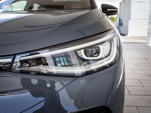 New 2025 Volkswagen ID.4 Pro S Plus image 10