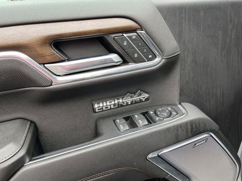 Used 2024 Chevrolet Silverado 1500 High Country w/ High Country Premium Package image 22