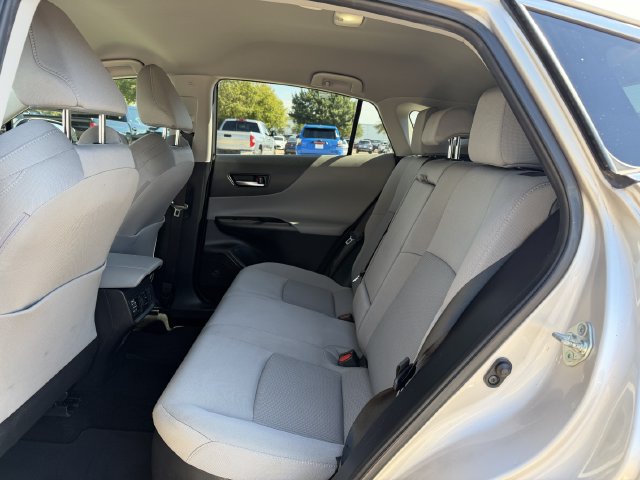 Used 2023 Toyota Venza LE AWD/4WD image 24