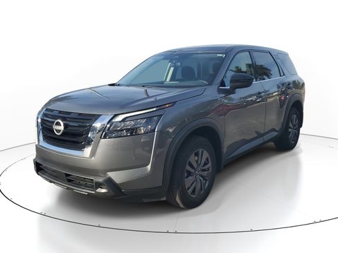 Used 2024 Nissan Pathfinder S w/ Cargo Package image 3