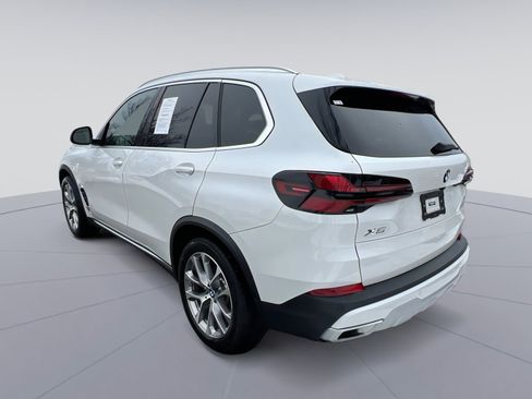 Used 2024 BMW X5 xDrive40i w/ Parking Assistance Package image 3