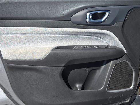 Used 2023 Jeep Compass Latitude w/ Convenience Group image 13