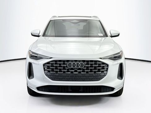 Used 2025 Audi Q5 Premium Plus AWD/4WD image 3
