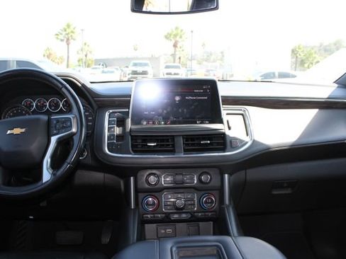 Used 2021 Chevrolet Suburban LT AWD/4WD image 9