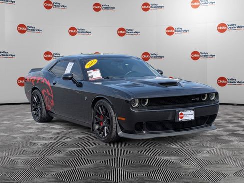 Used 2015 Dodge Challenger SRT Hellcat RWD image 3