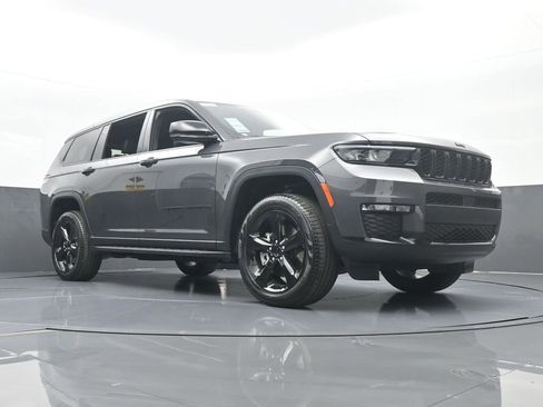 Used 2025 Jeep Grand Cherokee L Limited w/ Black Appearance Package image 59