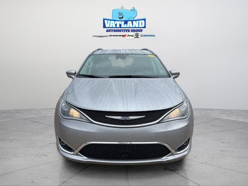 Certified 2019 Chrysler Pacifica Touring-L Plus w/ Advanced Safetytec Group image 8