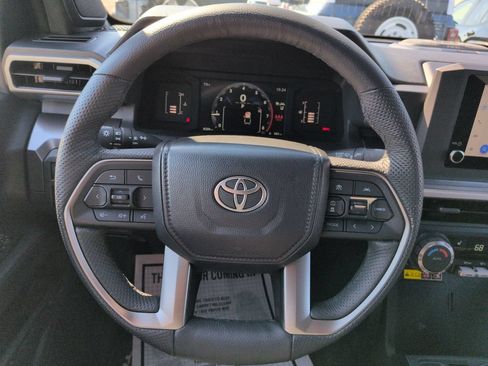 Used 2025 Toyota Tacoma SR5 AWD/4WD image 14