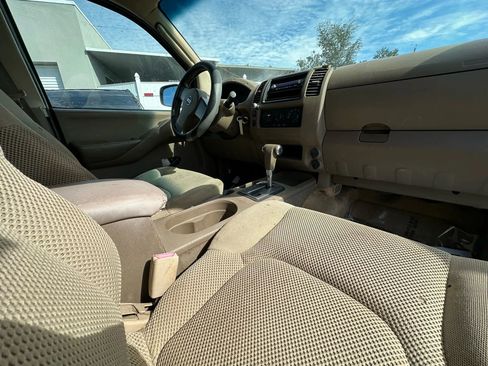 Used 2005 Nissan Frontier SE image 10