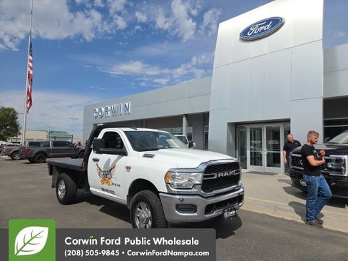 Used 2019 RAM 2500 Tradesman w/ Chrome Appearance Group AWD/4WD image 2