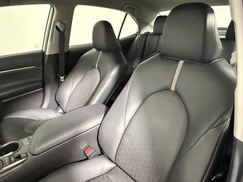 Used 2022 Toyota Camry XSE image 30