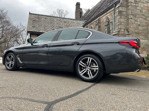 Used 2022 BMW 530i xDrive w/ Convenience Package image 12