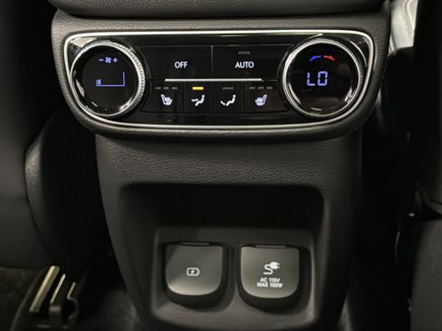 Used 2024 Genesis GV80 2.5T w/ Prestige Package AWD/4WD image 36