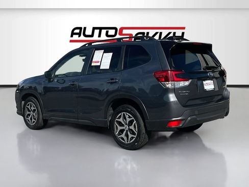 Used 2024 Subaru Forester Premium AWD/4WD image 5