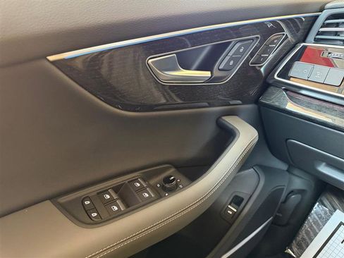 Used 2024 Audi Q8 Premium Plus w/ Premium Plus Package image 25