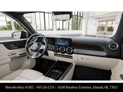 Used 2026 Mercedes-Benz GLB 250 image 6