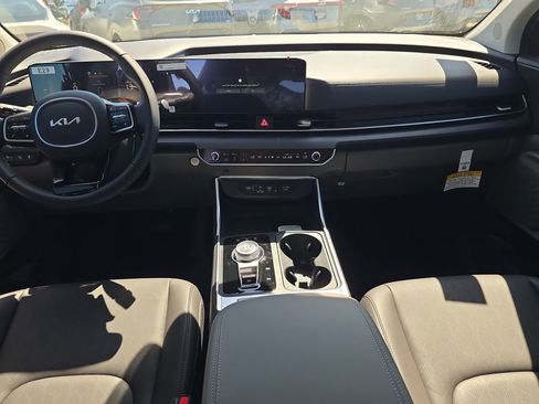 New 2026 Kia Carnival EX FWD image 13