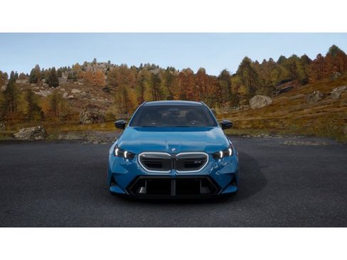New 2026 BMW M5 Touring image 3