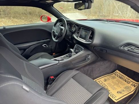 Used 2016 Dodge Challenger R/T w/ Driver Convenience Group RWD image 13