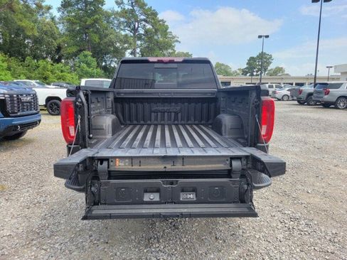 Used 2023 GMC Sierra 1500 AT4 w/ Technology Package AWD/4WD image 6