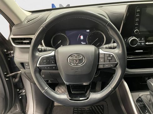 Used 2021 Toyota Highlander XLE image 10