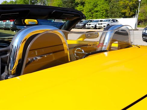 Used 2003 Chevrolet SSR w/ Preferred Equipment Group image 29