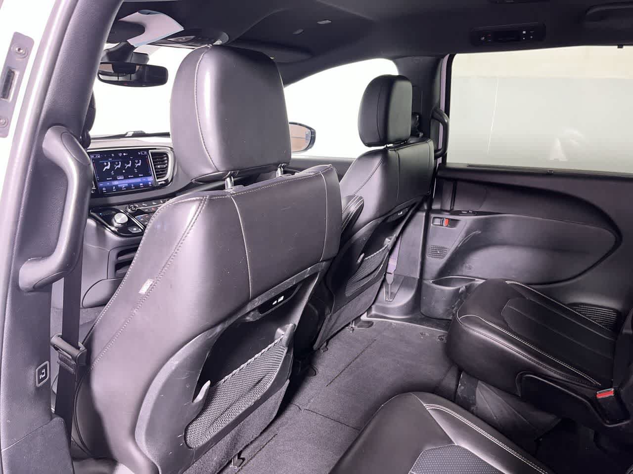 Used 2025 Chrysler Pacifica Select FWD image 25