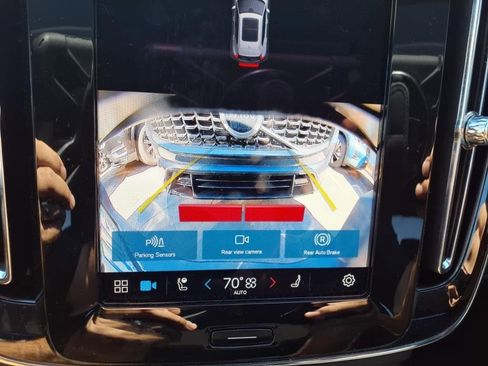 New 2025 Volvo XC40 B5 Core w/ Climate Package image 21