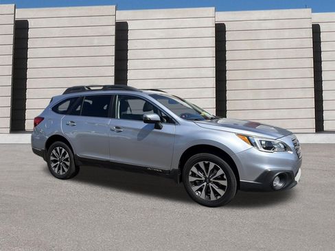 Used 2017 Subaru Outback 3.6R Limited AWD/4WD image 5
