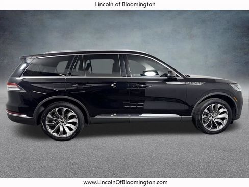 Certified 2025 Lincoln Aviator Reserve AWD/4WD image 8