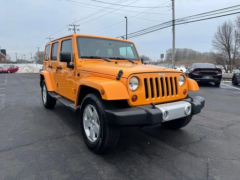 Used 2012 Jeep Wrangler Unlimited Sahara w/ Connectivity Group image 4
