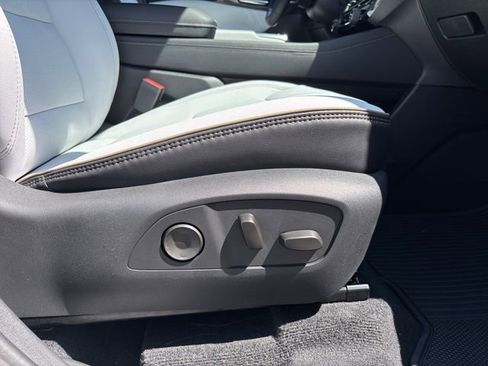 New 2026 Chevrolet Traverse High Country image 19