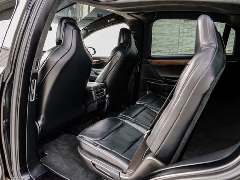 Used 2017 Tesla Model X 90D image 40