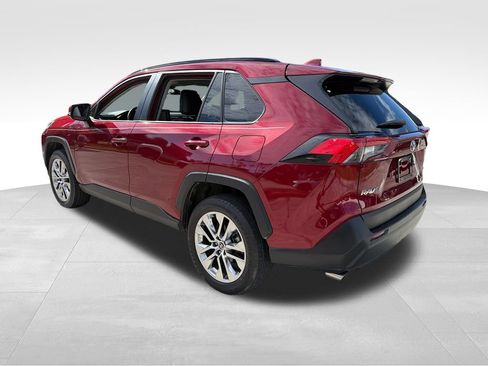 Used 2021 Toyota RAV4 XLE Premium FWD image 5